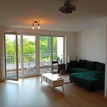 Workation Modern Taunus Nature Balcony, 5 People, Free Parking, Near Messe *