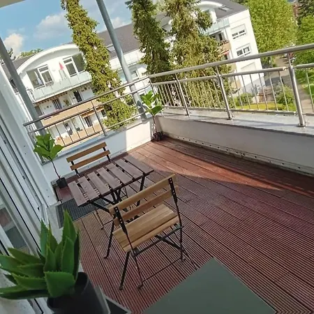 Workation Modern Taunus Nature Balcony, 5 People, Free Parking, Near Messe * Schwalbach am Taunus