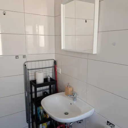 Workation Modern Taunus Nature Balcony, 5 People, Free Parking, Near Messe Schwalbach am Taunus