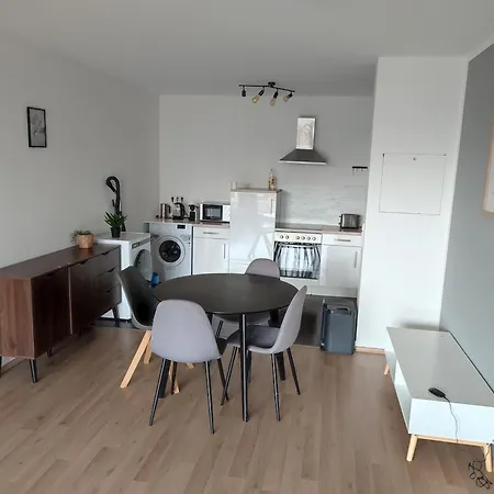 Workation Modern Taunus Nature Balcony, 5 People, Free Parking, Near Messe Apartment