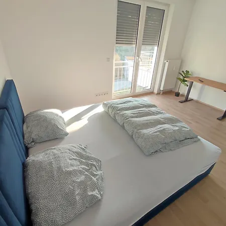 Workation Modern Taunus Nature Balcony, 5 People, Free Parking, Near Messe