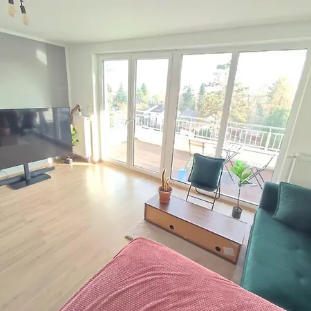 Workation Modern Taunus Nature Balcony, 5 People, Free Parking, Near Messe Schwalbach am Taunus