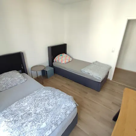 Workation Modern Taunus Nature Balcony, 5 People, Free Parking, Near Messe * Schwalbach am Taunus