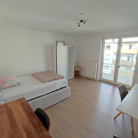 Apartment Workation Modern Taunus Nature Balcony, 5 People, Free Parking, Near Messe